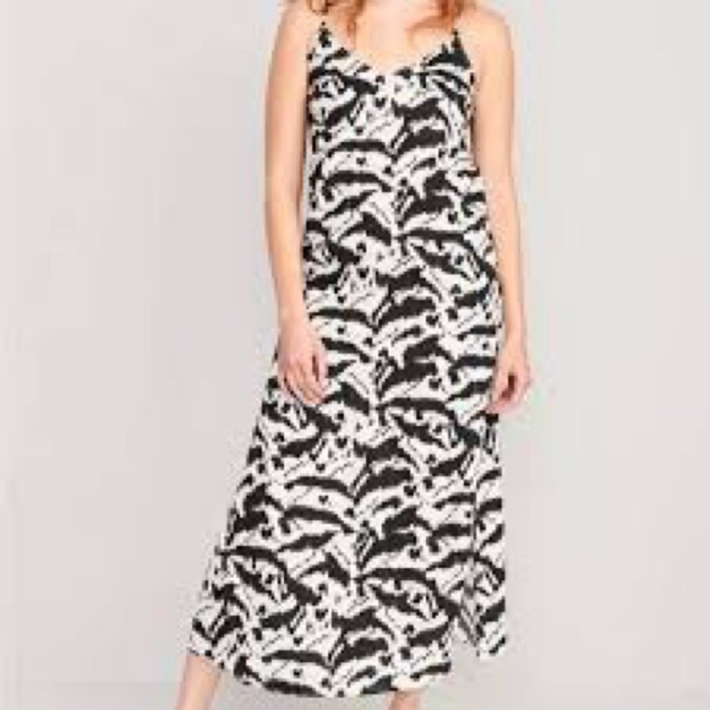 Old Navy Black and White Sleeveless Maxi Sundress